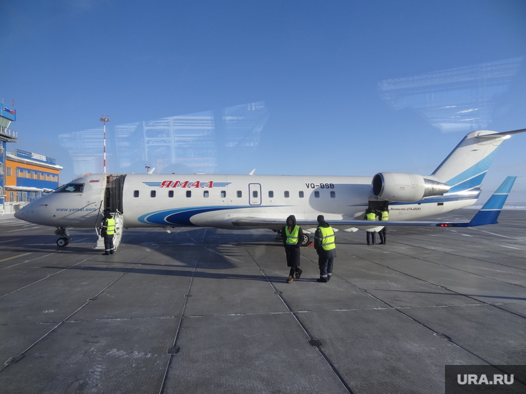 Комиссия ЦИК в Сабетте. Сабетта, bombardier, ямал, crj 300, сотрудники аэропорт
