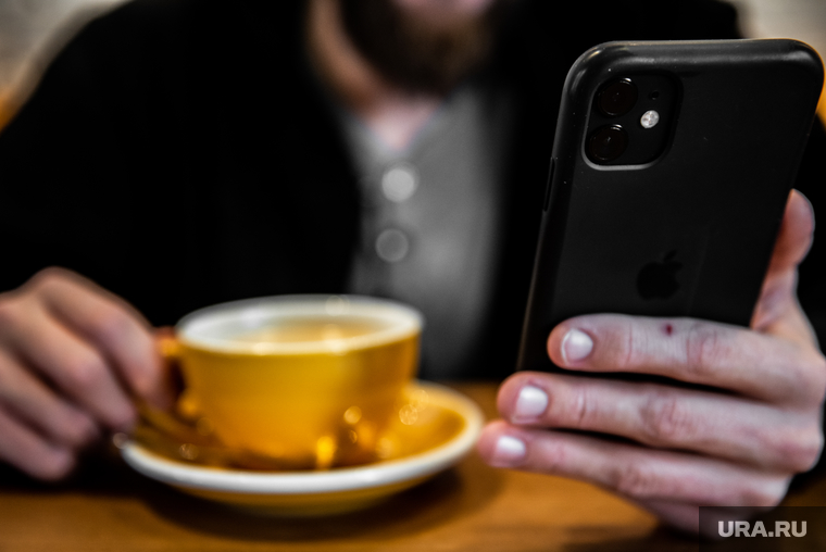 Смартфонs iPhone 11. Иллюстрации. Екатеринбург, телефон, смартфон, айфон, iphone, apple, айфон11, iphone11
