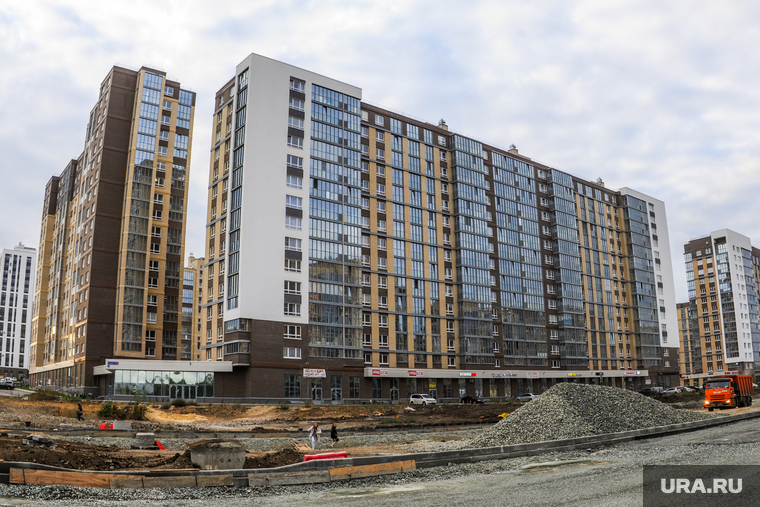 Алексей Текслер осмотрел работы по благоустройству общественных пространств. Челябинск , жилье, недвижимость, квартира, новостройки, благоустройство, дом, строительство, стройка, многоквартирный дом, многоэтажка, доступное жилье