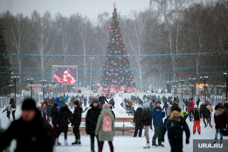 Парк Маяковского (ЦПКиО) зимой. Екатеринбург, парк маяковского, зима, цпкио, новогодняя елка, отдых