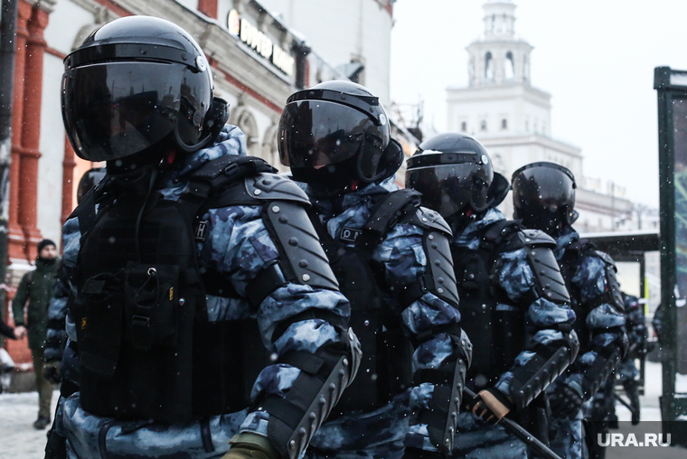 Несанкционированная акция в поддержку оппозиционера. Москва, силовики, протестующие, казанский вокзал, митинг, комсомольская площадь, росгвардия, протест, навальнинг, винтилово, омон, хапун, задержание актививстов, площадь трех вокзалов