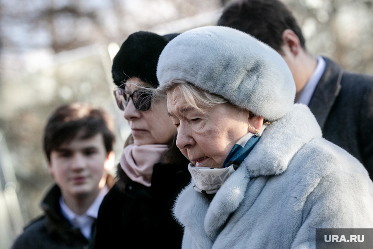 Наина Ельцина на Новодевичьем кладбище. Москва, ельцина наина