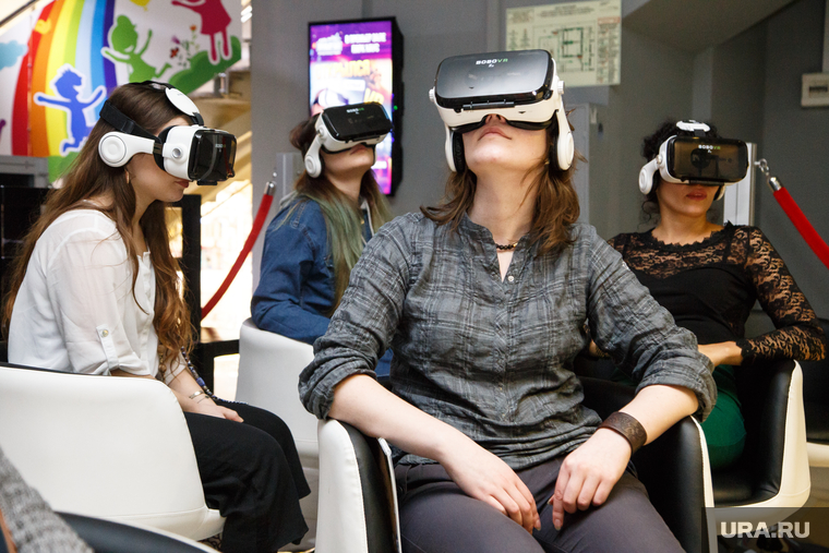 Презентация первого российского VR кинозала (виртуальная реальность). Екатеринбург, vr, virtual reality, виртуальная реальность, очки vr, шлем виртуальной реальности