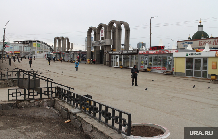 Городской траффик во время нерабочих дней точки съемки вторник Пермь, центральный рынок