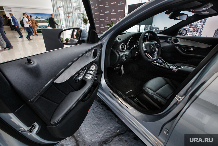 Тест-драйв Mersedes Benz. Екатеринбург, мерседес бенц, салон автомобиля, mercedes-benz, двери открыты