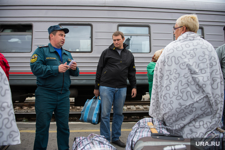 Беженцы с Украины на ЖД вокзале. Екатеринбург