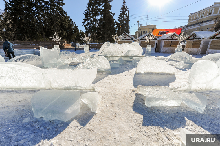какие есть горки ноябрьские ледяные. сломанная ледяная горка. ледяные разобрать. разобрать слово по составу ледяная. ледяные разобрать.