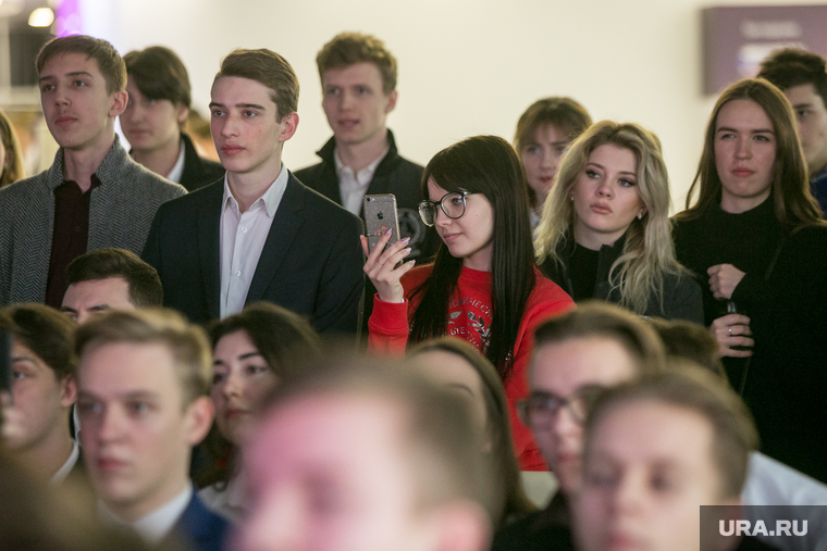 Россия страна возможностей. Мой первый бизнес, смартфон, сотовый телефон, студенты, снимает на смартфон, молодежь