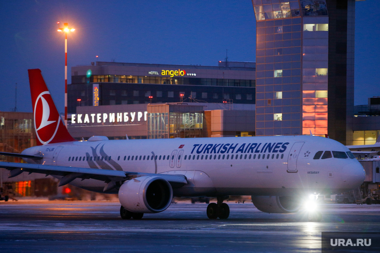 Аэропорт Кольцово. Екатеринбург, кольцово, турецкие авиалинии, turkish airlines, самолет