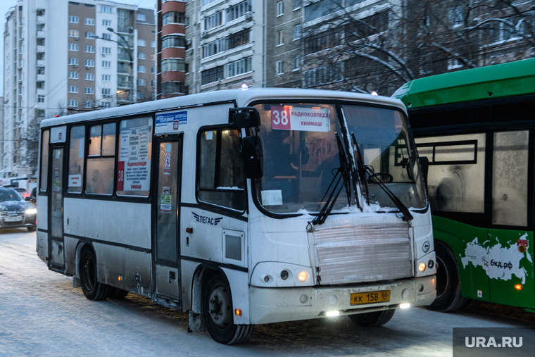 Виды Екатеринбурга, зима, автобус, общественный транспорт, маршрут38