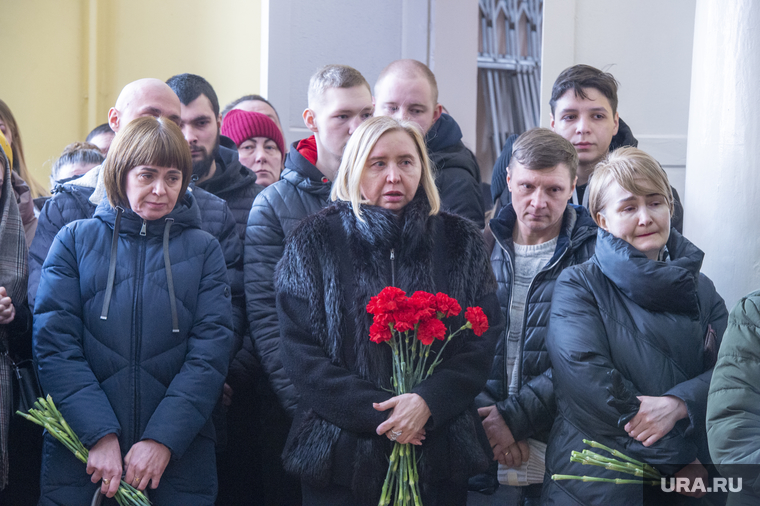 Попрощаться с Михаилом Сальниковым пришло много людей