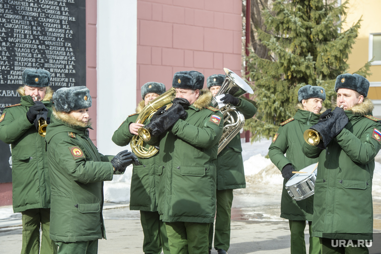 На прощании играл военный орекстр