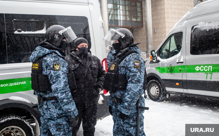 Обстановка у Бабушкинского районного суда во время слушания дела по клевете на пенсионера-ветерана. Москва, фссп, федеральная служба судебных приставов
