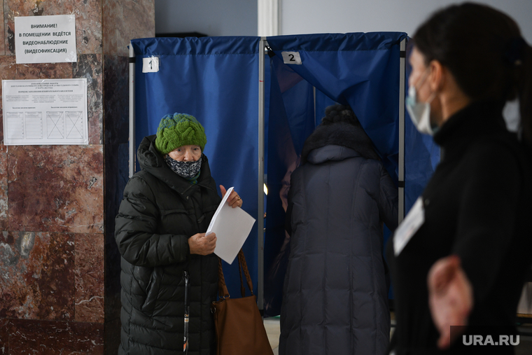 Довыборы в Екатеринбургскую городскую думу. Екатеринбург, кабинка для голосования