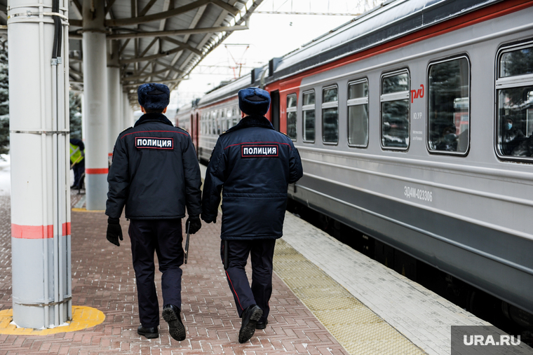 Роспотребнадзор на ЖД вокзале. Челябинск, ржд, жд вокзал челябинск, полиция на транспорте, пригородный поезд