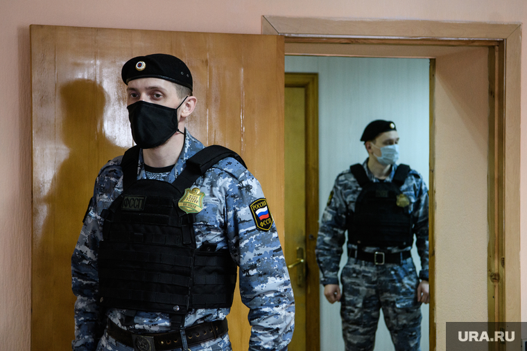 Евгений Ройзман на заседании в Октябрьском районном суде, где рассматривается административные дела о его участии в несанкционированной акции. Екатеринбург, судебный пристав, фссп россии, судебные приставы