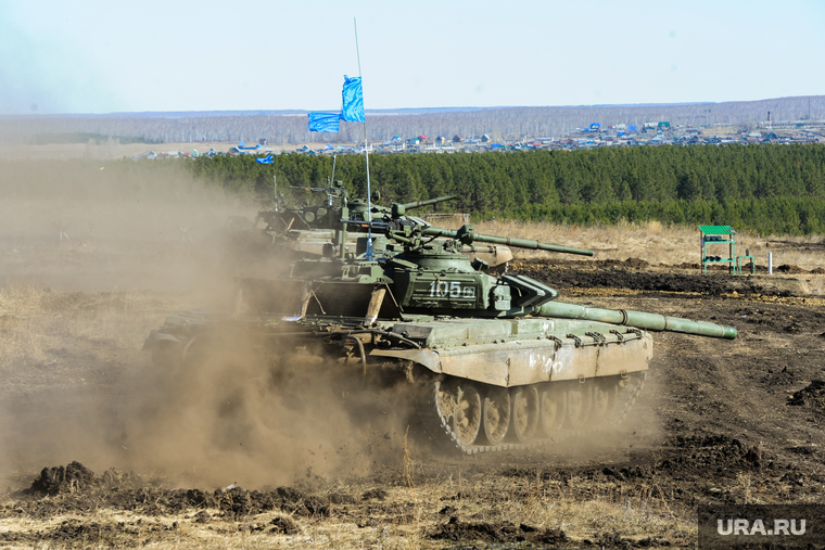Танковый биатлон. Чебаркульский военный полигон. Челябинская область, танкисты, армия, военные, оружие, война, учения, спецоперация, танковый биатлон, т72-3б, танк, боевое слаживание