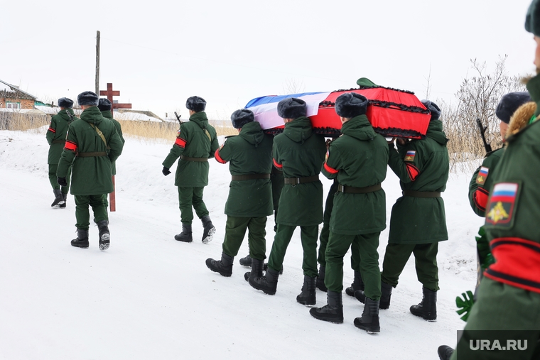 Прощание с военным, погибшим на Украине. Белозерский район, армия, смерть, гроб, похороны, солдат