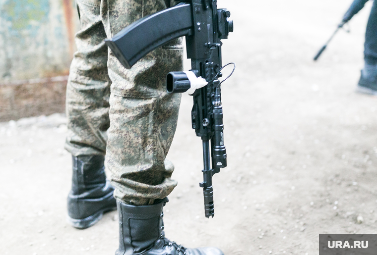 Страйкбол. Тюмень, автомат, боевики, оружие, ополченцы, страйкбол, стрелок, террорист, террористы