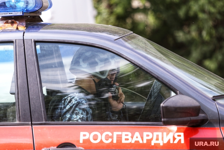 Эвакуация детей из детского сада. Курган, эвакуация, росгвардия, сотрудник росгвардии