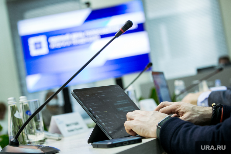 Круглый стол в ФоРГО "Выборы 2021 итоги и тенденции". Москва, айпад, работа, ipad, компьютер, планшет