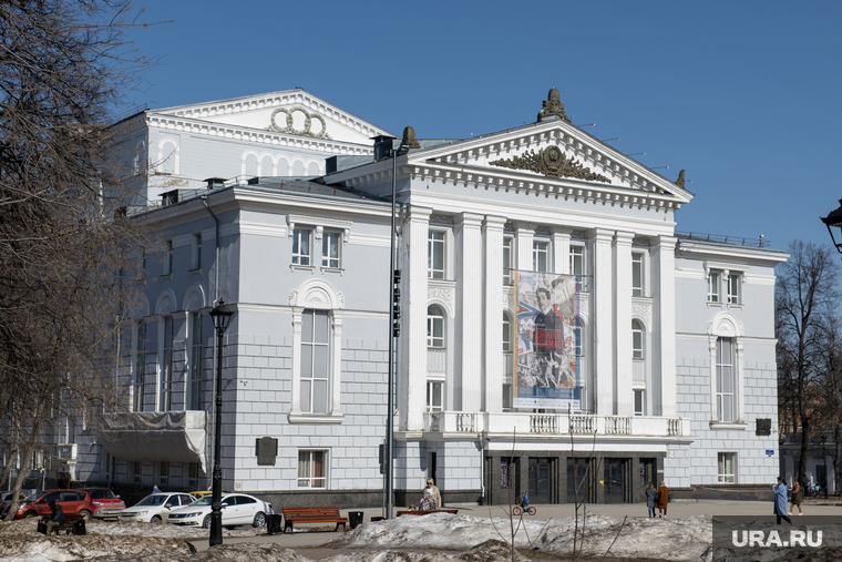 ВУЗы, виды города. Пермь, пермский театр оперы и балета