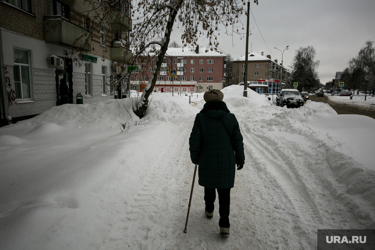 Обнинск. Калужская область, пенсионерка, старушка, зима, старуха