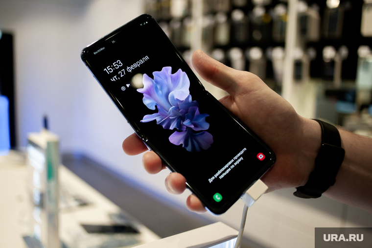 Новый Samsung Galaxy Z Flip. Екатеринбург, телефон, смартфон, раскладушка, samsung, складной телефон, samsung galaxy z flip