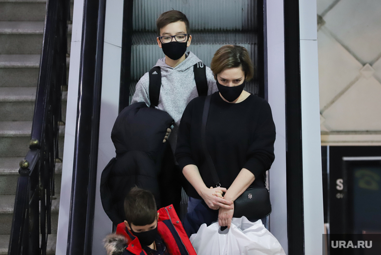 Люди в масках. Екатеринбург, маска, люди в масках, защитная маска, масочный режим