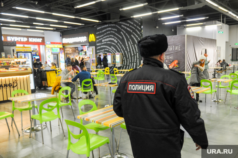 Рейд по проверке соблюдения масочного режима и QR-кодов в ТРК. Челябинск, торговый центр, бургер кинг, фудкорт, полиция, трк