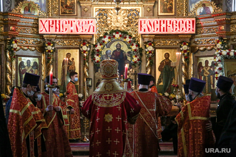 Благодатный огонь доставлен в Свято-Троицкий кафедральный собор Перми