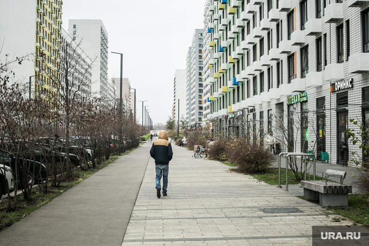 Трудовые мигранты в "Испанских кварталах" и Новой Москве. Москва, мигрант, город, микрорайон, новостройки, урбанизация, осень, квартал, коммунарка, урбанизм, бунинские луга