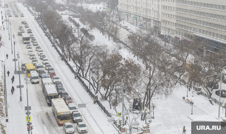 Виды Екатеринбурга, сквер, пробка, зима, дорожное движение, город екатеринбург, проспект ленина