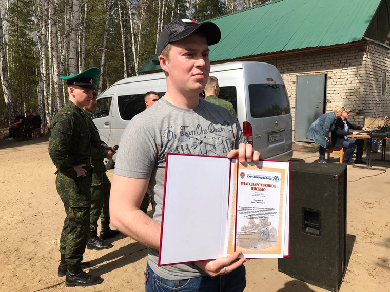 Электромонтер Курганмашзавода Иван Гаврилов спас женщину от хулигана с ножом