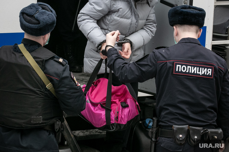 Клипарт "Полиция, доставка подследственного". Москва, подследственный, автозак, полиция, арестант, полицейский, задержание, воронок, заключенный
