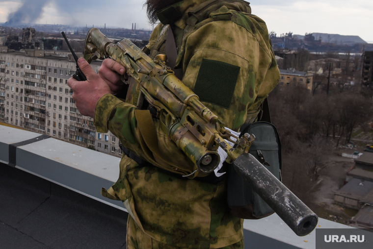 Работа чеченского добровольческого батальона Ахмат в Мариуполе. Украина, чеченцы, боец, воин, армия, военные, донбасс, война, патруль, часовой, патрулирование, ахмат, солдат, сво, кадыровцы