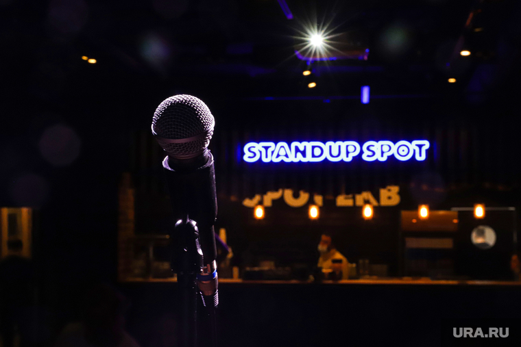 Первый стендап-клуб "Standup Spot". Екатеринбург, микрофон, комик, стендап, стэндап, standup spot, standup, открытый микрофон, комедия, стендап клуб