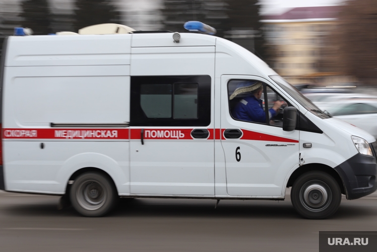 Город. Курган, машина скорой помощи, скорая помощь