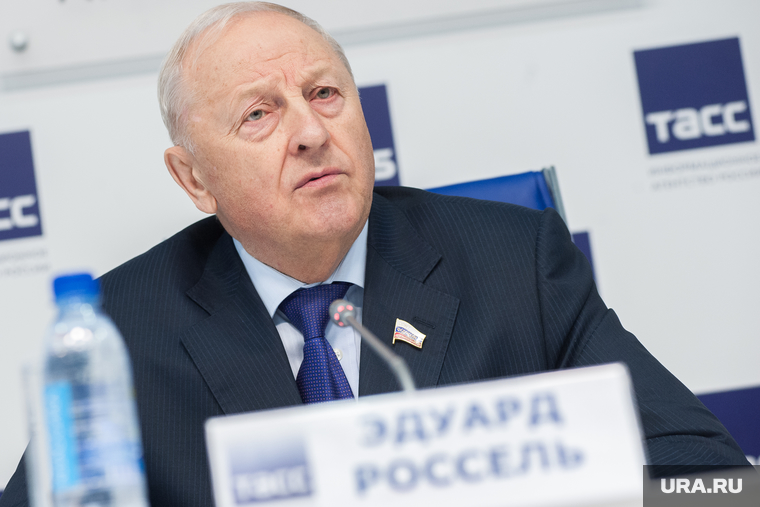 Пресс-конференция, посвященная юбилею первого губернатора Свердловской области Эдуарда Росселя. Екатеринбург, россель эдуард, портрет