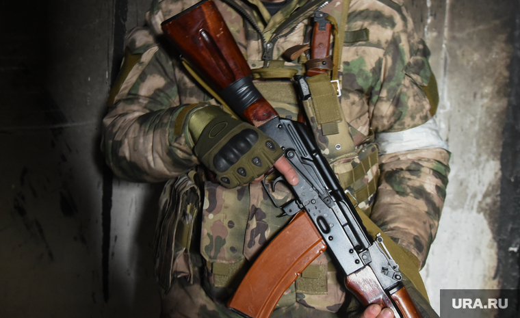 Работа чеченского добровольческого батальона Ахмат в Мариуполе. Украина, чеченцы, боец, автомат, воин, армия, военные, донбасс, война, ахмат, солдат, сво, кадыровцы