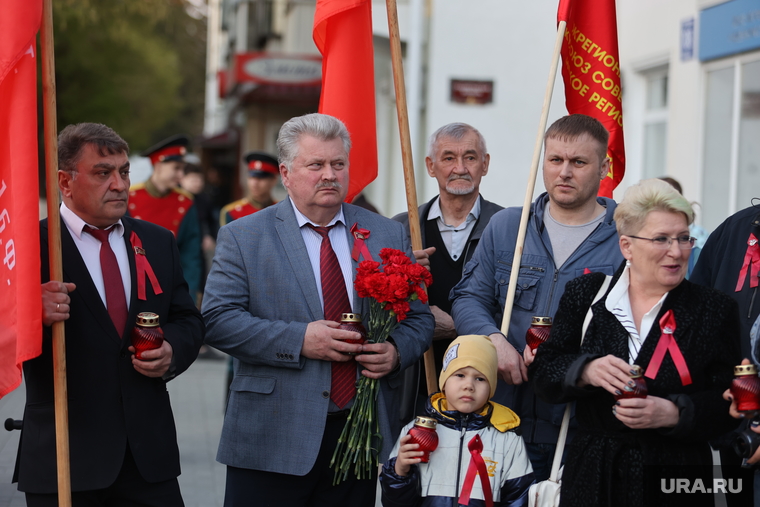 Курганские коммунисты на акции «Свеча памяти»