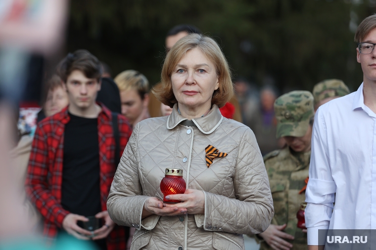Замгубернатора Курганской области Лариса Кокорина на акции «Свеча памяти»