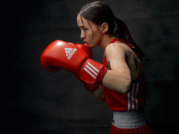 Дарья Салиндер из Нового Уренгоя победила в турнире по боксу «Знамя Победы»