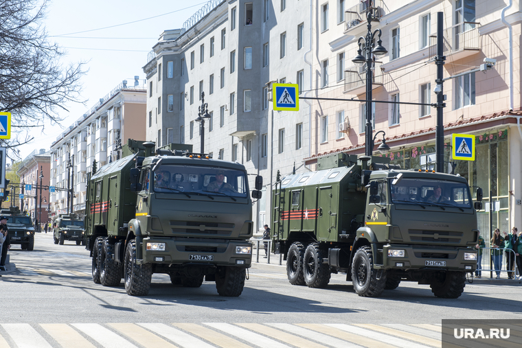 Также в прохождении участвовала техника «Мотовилихинских заводов»: самоходное орудие, система залпового огня, буксируемая гаубица и самоходная артиллерийско-минометная установка