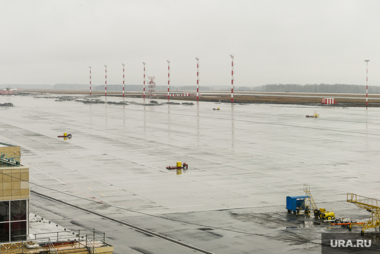 Международный аэропорт Челябинск им. И.В. Курчатова. Челябинск, летное поле, аэродром, взлетно-посадочная полоса, аэропорт игорь курчатов