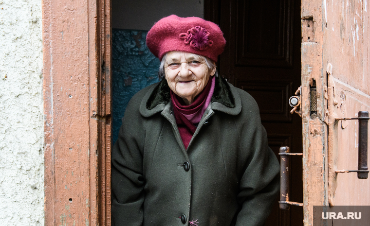 Виды Екатеринбурга, пенсионерка, старушка, старость, бабушка