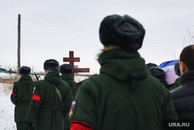 Прощание с военным, погибшим на Украине. Белозерский район, похороны, крест, кладбище, солдат