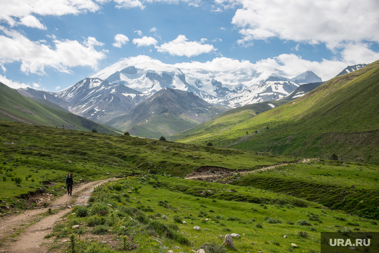 Кавказские горы в окрестностях Эльбруса