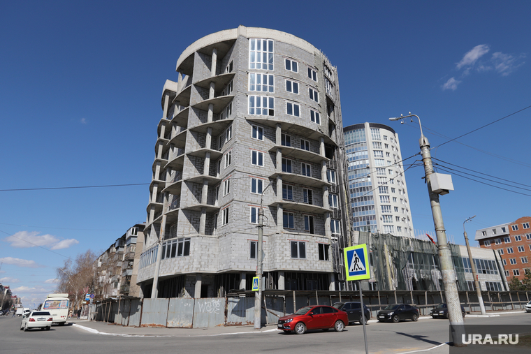 Замороженная стройка СК "Кристалл". Курган, кристалл, недострой, новостройки, стройка, замороженная стройка, ск кристалл, перекресток куйбышева красина