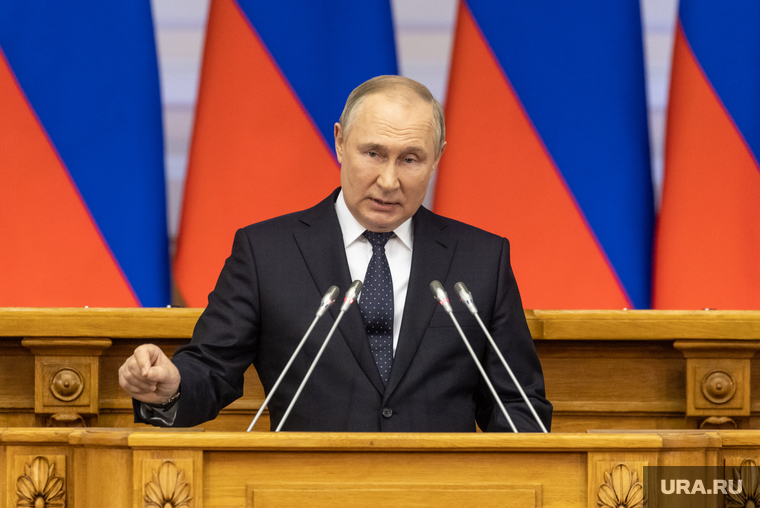 Президент на совете законодателей. Санкт-Петербург